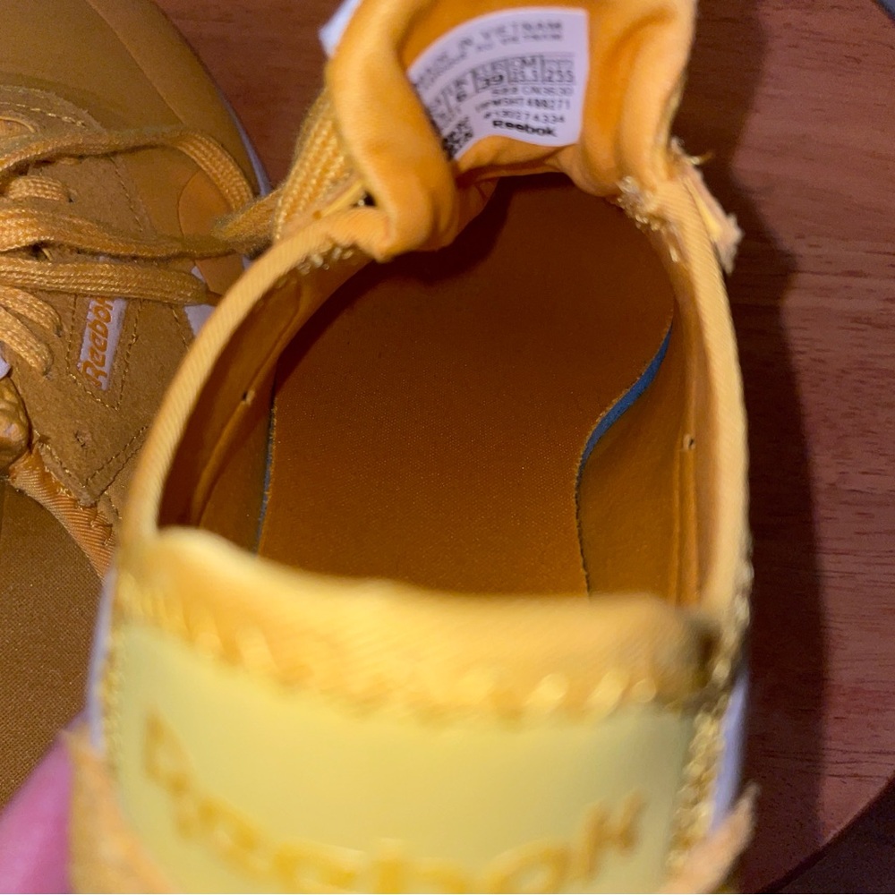 REEBOK // Golden Yellow Athletic Shoes Sneakers women 8.5 - Picture 8 of 10